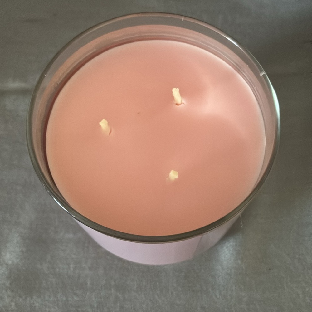 Bath & Body Works A Thousand Wishes Candle - Picture 2 of 3